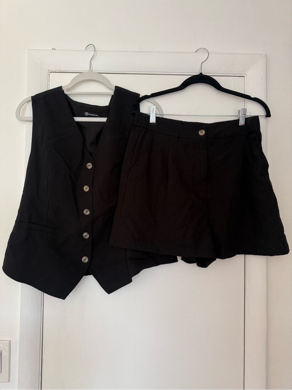 Women’s Linen Blend Shorts and Vest Set - Picture 2 of 2